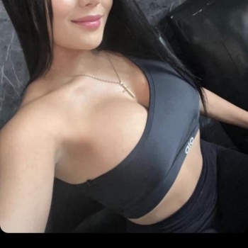Andrea atractiva colombiana solo salidas, Alicante