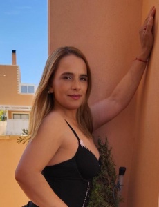Natalia mañana en guardamar del segura rubia