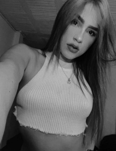 Sofia colombiana muy guapa jovencita en benidorm