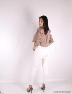 Sara exquisita madura, elegante