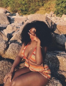 Negra latina coqueta y simpÁtica en benidorm