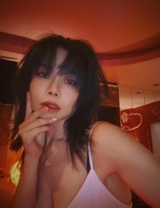 Chica vip muy guapa asiática independiente