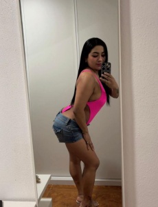 Me llamo Alondra, una colombiana cálida y encantadora,