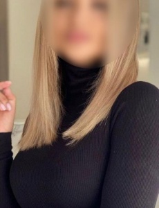 Soy Khloe  una colombiana elegante, atractiva y
