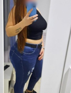 Daniela jovencita latina simpática y alegre , independiente