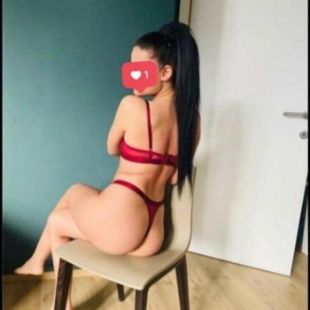 Escort emplicada jovesita la chica con esperietia en amor, Benidorm