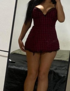 Isabel morenita delgada