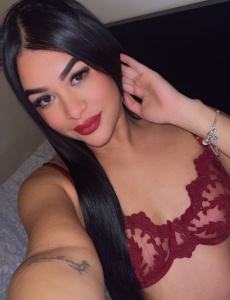 Melany morena hermosa