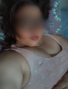 Soy Karla, una madurita extrovertida... Estoy recién llegada