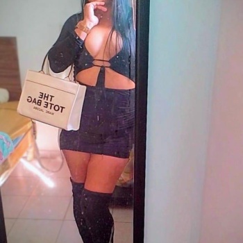 Hola me llamo karina de paso por torrevieja colombiana fuera de control... Domicilio 24h, Torrevieja