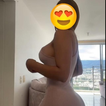 Masajista colombiana de vuelta en benidorm exótica hago salidas, Benidorm