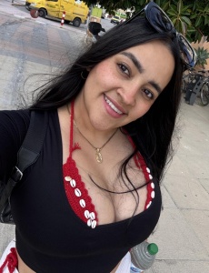 Latina novedad en pedreguer