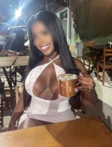 Hermosa mulata llega a elche