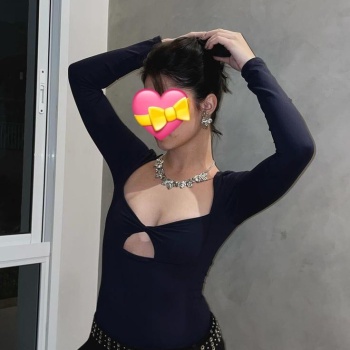 Amelia joven colombiana cariÑosa y, Elche