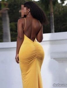 Morena guapa nueva en la ciudad