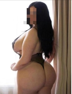 Hermosa madurita experta en el griego y frances