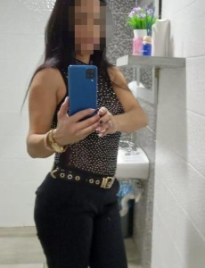 Dana preciosa colombiana educada y cariñosa