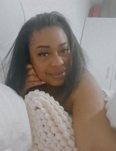 Chica morena guapa