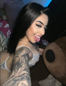 Mujer con mucho que compartir.