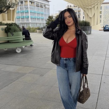 Jovencita con un muy, Denia