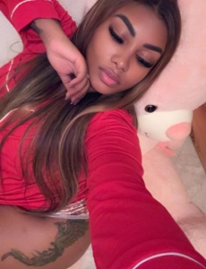 Elizabeth morena exótica