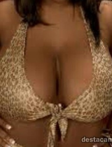 Eva brasileña en elche , tetas enormes