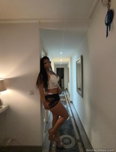 Jovencita cariÑosa dulce muy completa esperando tu visita