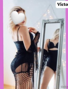 Estupenda mujer rubia llego a tenerife