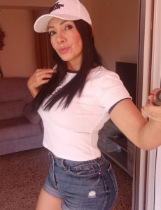 Linda chica de 38 años último día en irun