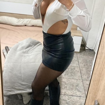Soy gilary, una chica latina, coqueta, elegante y, Villena