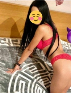 Buenas me llamo sara una chica alta morena