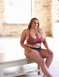 Hola, me llamo MARIA una mujer guapísima 