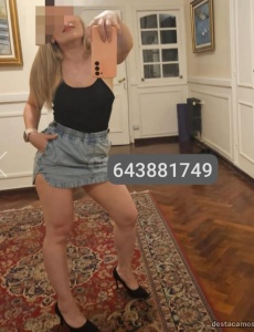 Violeta visitando yecla una mujer encantadora llamame