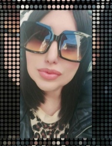 Yenifer,real y autentica... Muy cariÑosa..