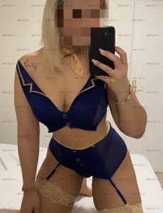 Rubia atractiva con ganas de sexo rico con mucho morbo