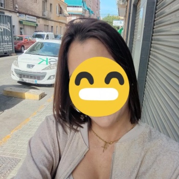 Ojitosmarrones, Elche
