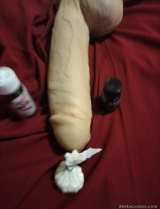 Masajista profesional hetero dotado cuerpazo muy implicado. Con final feliz