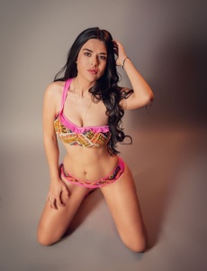 Novedad una chica joven espectacular clase glamour