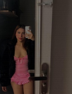 Jovencita dulce cariÑosa exquisita solo para hombres de buen gusto