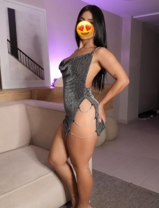 Soy Tatiana con mucha personalidad carisma y energía