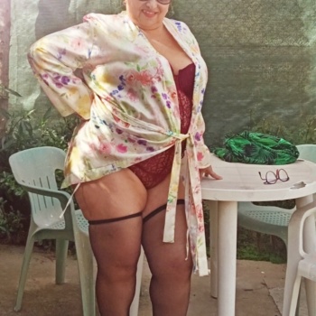 Soy cristal señora madurita educada estoy en torrevieja piso privado soy encanta, Torrevieja