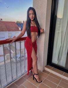 KENDALL caliente y disponible 