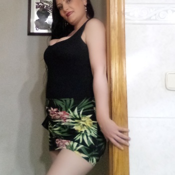 Hola soy una chica guapa de europa de este agradable cariñiosa si buscas relajar, Alicante