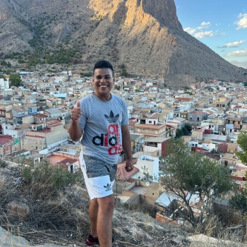 Luis latino????????????????????????... Con buena actitud, Alicante
