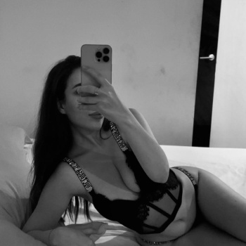 Nathalie disponible en la zenia modelo nueva, Torrevieja